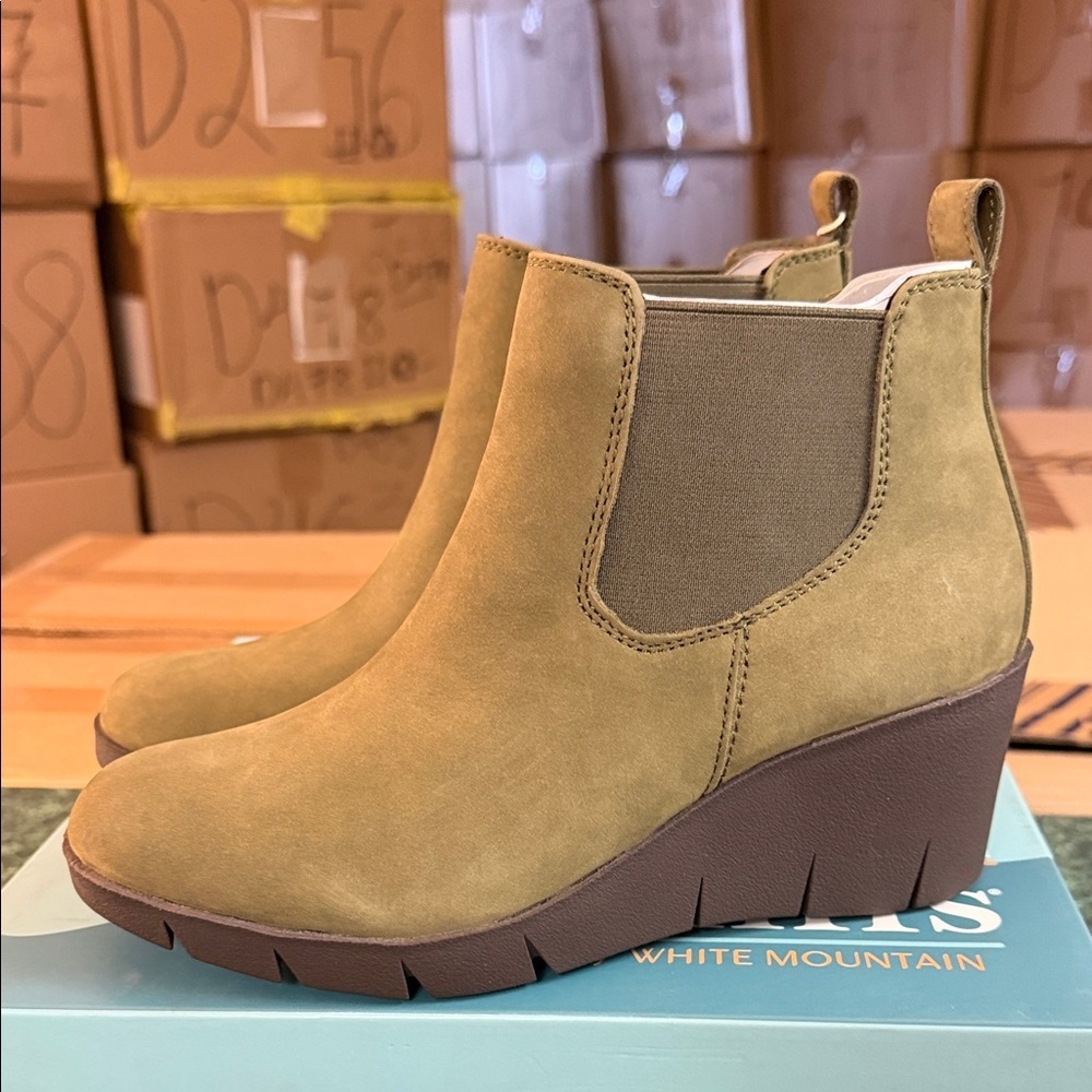 Cliffs by WHITE MOUNTAIN Olive Suede Wedge Chelsea Booties - Picture 3 of 4